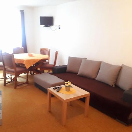Apartmany קארלשטיין מראה חיצוני תמונה