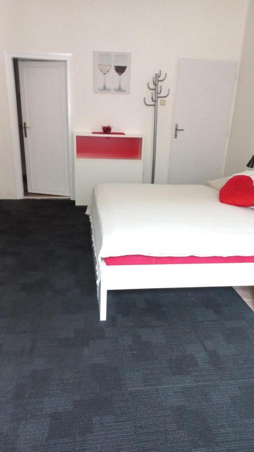 Apartmany קארלשטיין מראה חיצוני תמונה