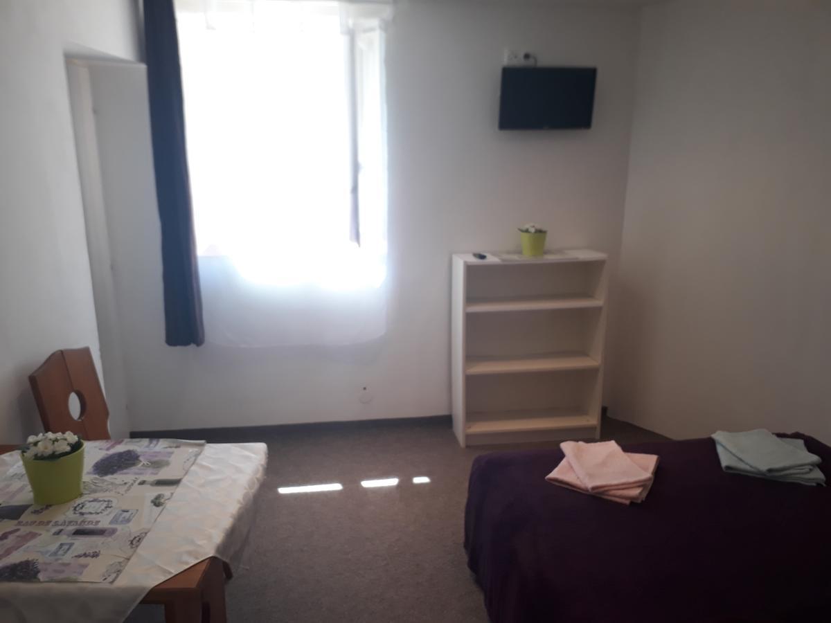 Apartmany קארלשטיין מראה חיצוני תמונה