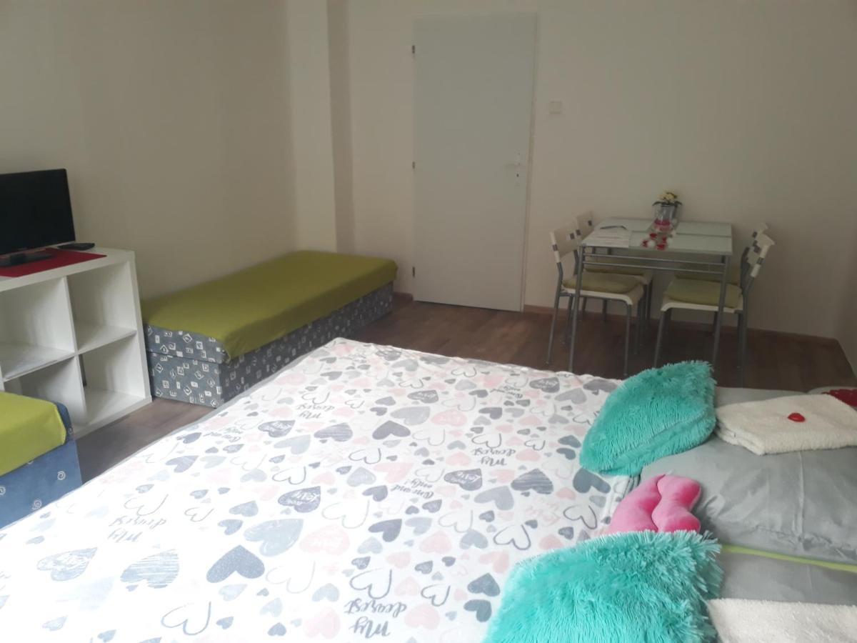 Apartmany קארלשטיין מראה חיצוני תמונה