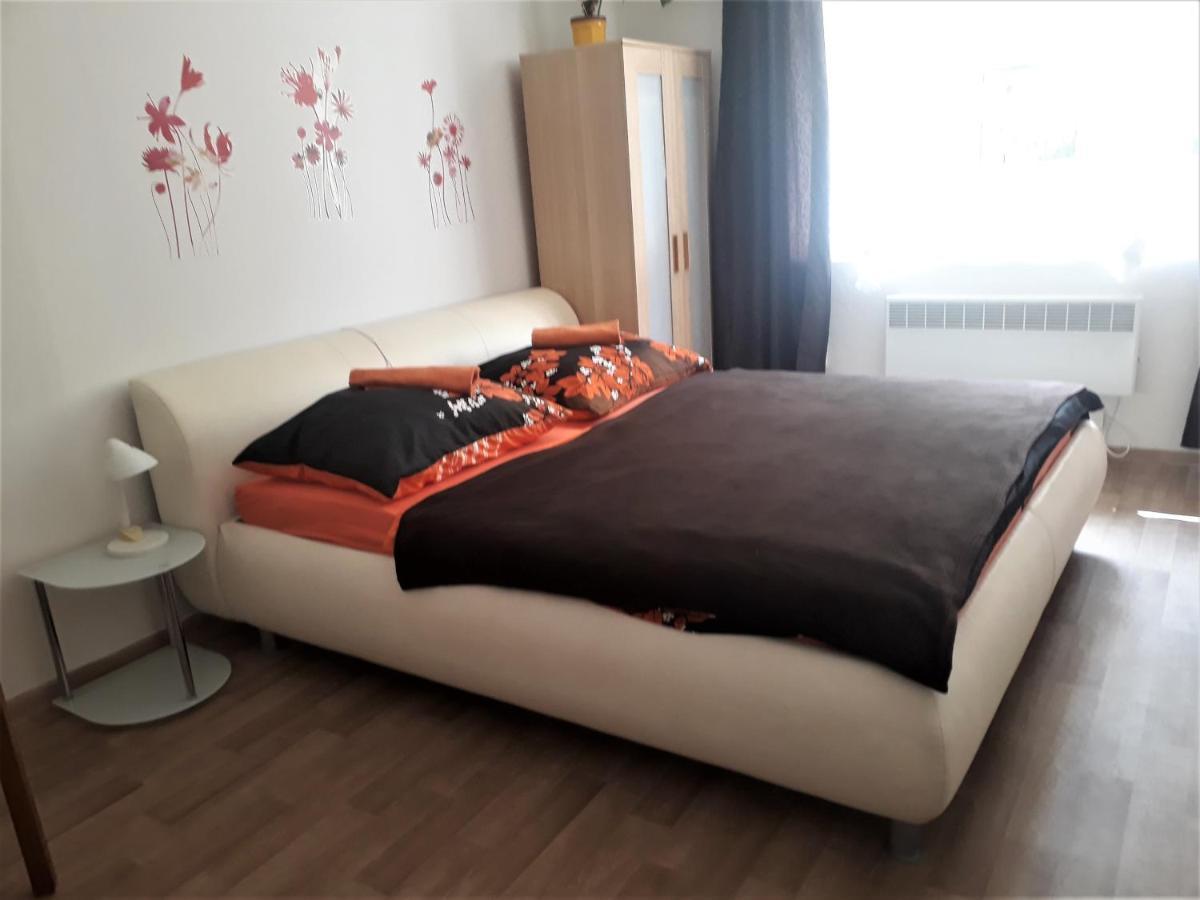Apartmany קארלשטיין מראה חיצוני תמונה