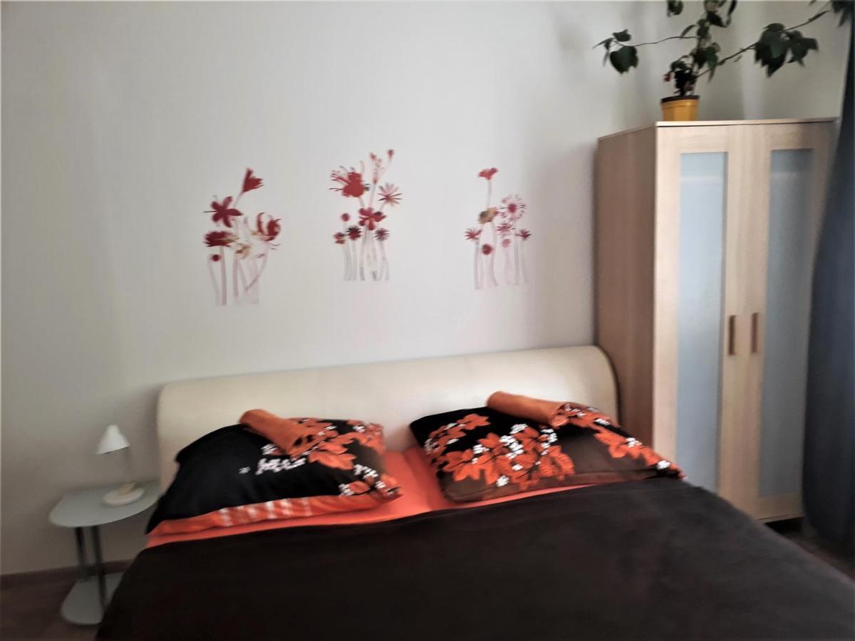 Apartmany קארלשטיין מראה חיצוני תמונה